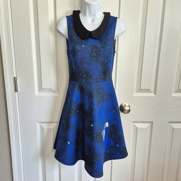 Hot Topic Doctor Who BBC Blur Stars Space Sleeveless Dress Women's Small - Picture 2 of 10